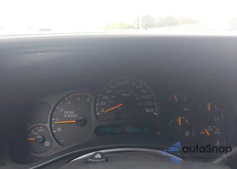 2005 Chevrolet Silverado K2500 Heavy Duty z USA, uszkodzony, nr VIN 1GCHK23245F912706